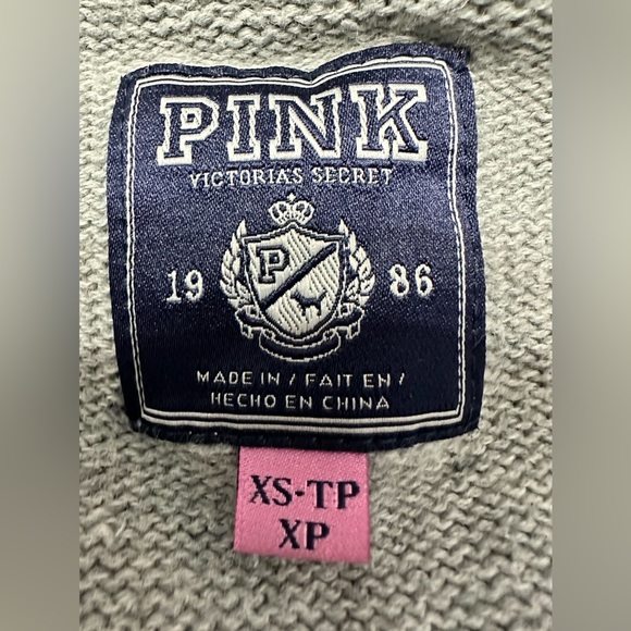 5/$20🛍️ PINK Victoria Secret Grey Gun-Metal Studded Cardigan Size XS - Picture 7 of 10
